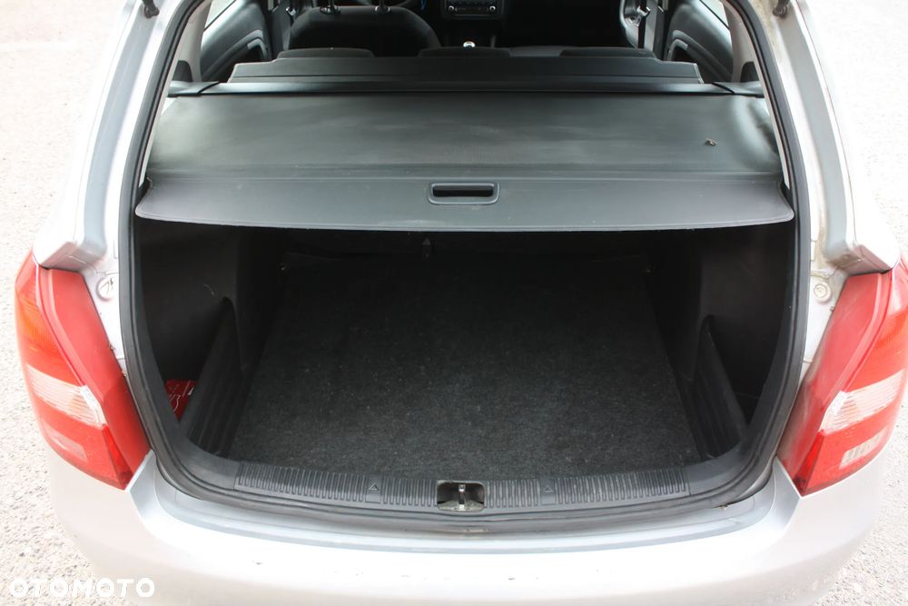 Skoda Fabia 1.4 16V Scout - 12
