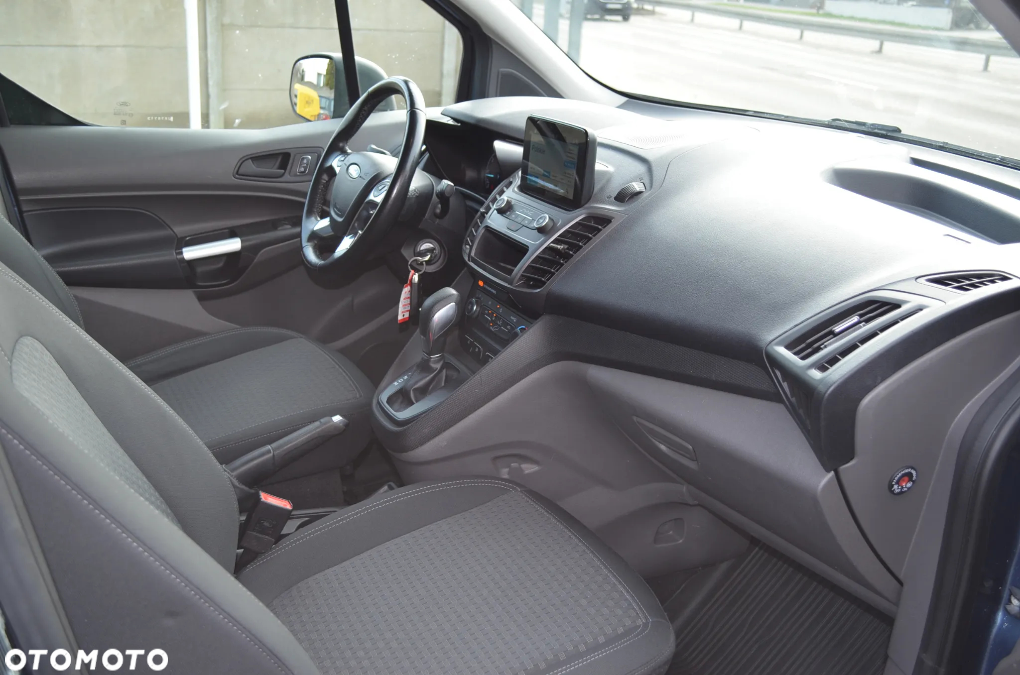 Ford Transit Connect - 9