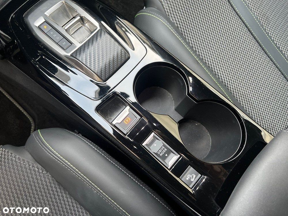 Peugeot 2008 1.2 PureTech GT S&S EAT8 - 17