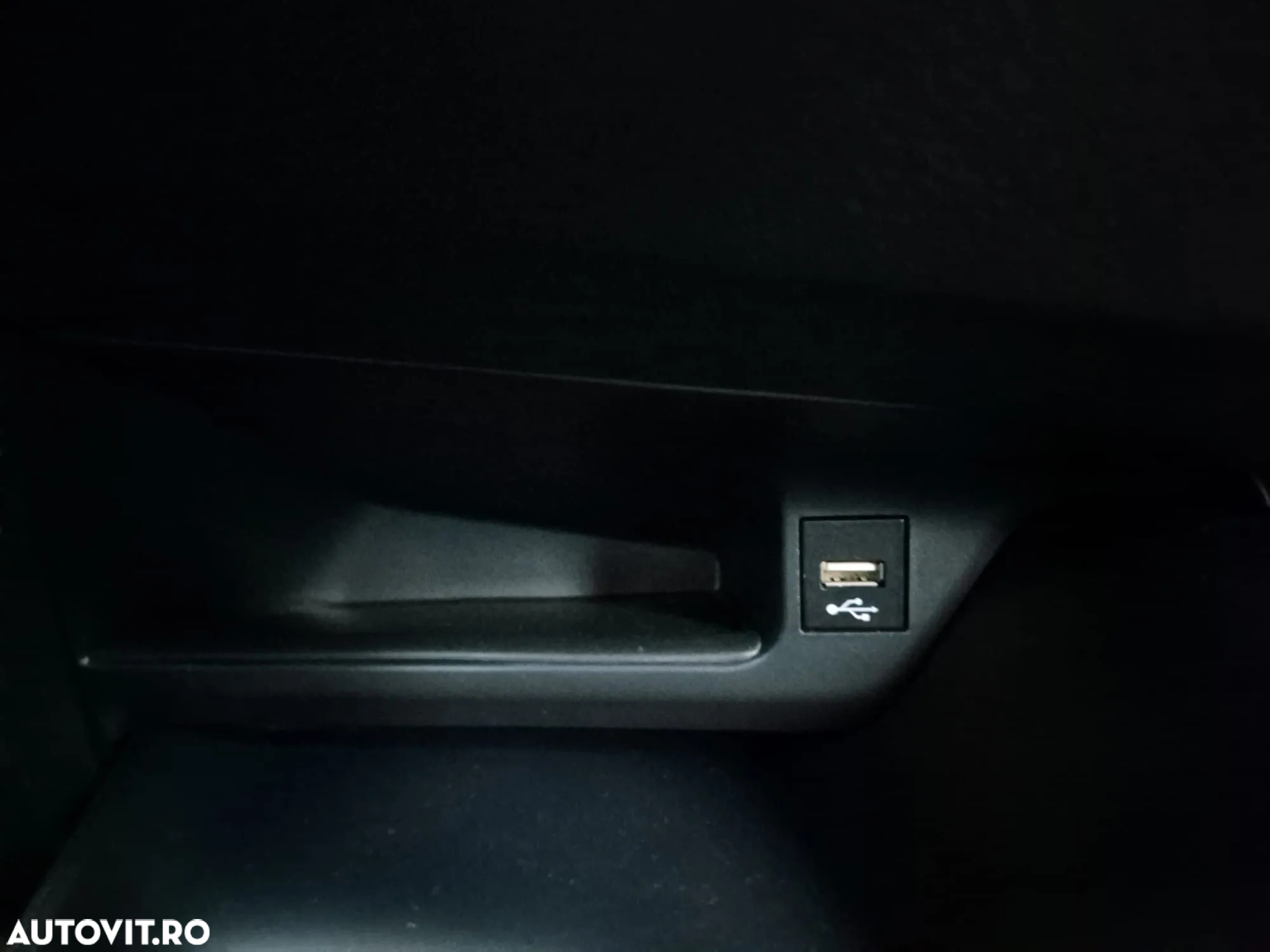 Toyota C-HR 1.8 Hybrid Business Edition - 32