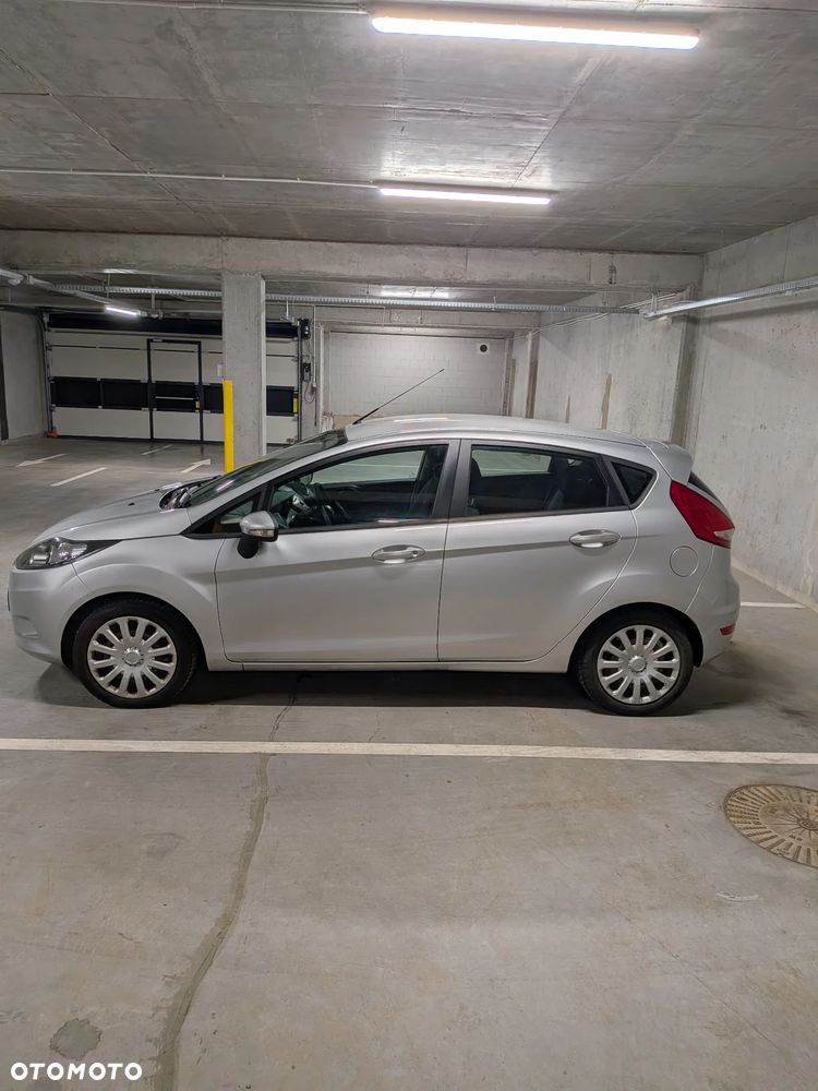 Ford Fiesta 2010 photo 3