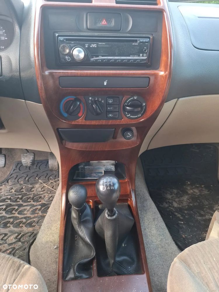Nissan Terrano - 12