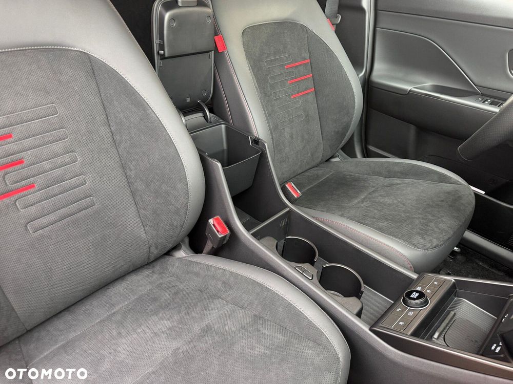 Hyundai Kona - 32