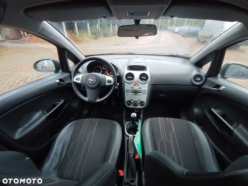 Opel Corsa 1.2 16V Cosmo - 25