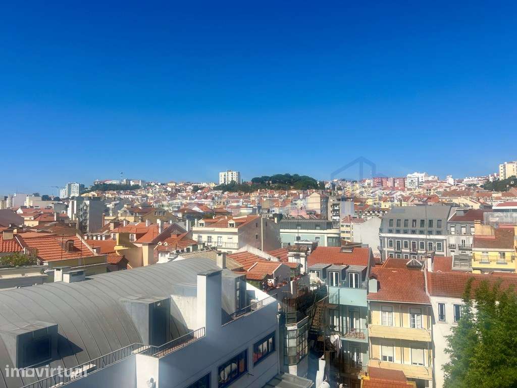 T3 Recuperado com varanda e vista deslumbrante sobre Lisboa, com el... - Grande imagem: 2/17