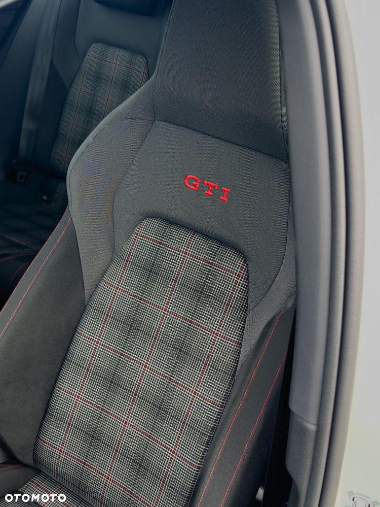 Volkswagen Golf VIII 2.0 TSI GTI DSG - 20