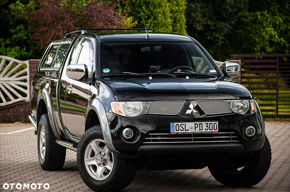 Mitsubishi L200 Pick Up 4x4 Intense Club Cab - 23