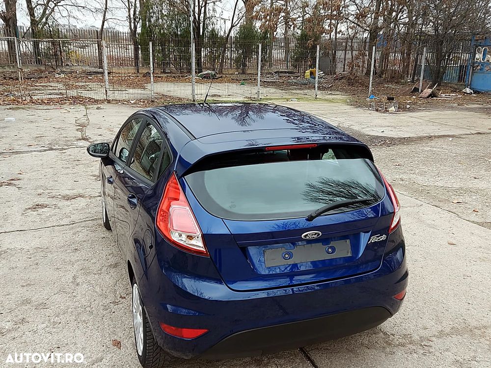 Ford Fiesta 1.5 TDCi DPF Titanium - 13
