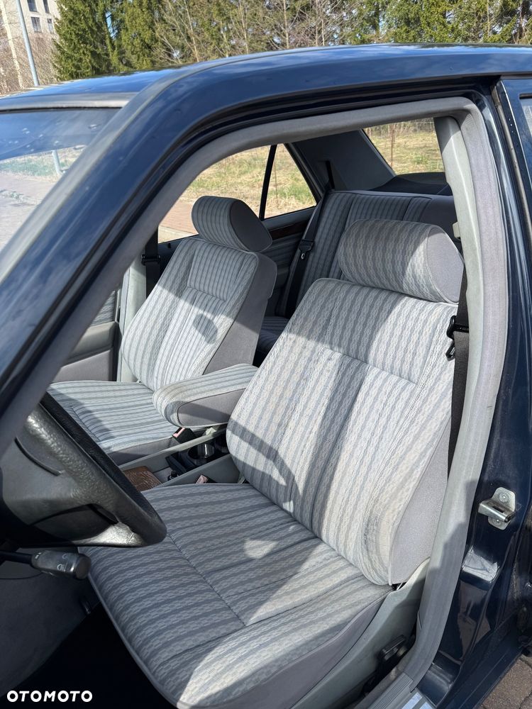 Mercedes-Benz W124 (1984-1993) - 12