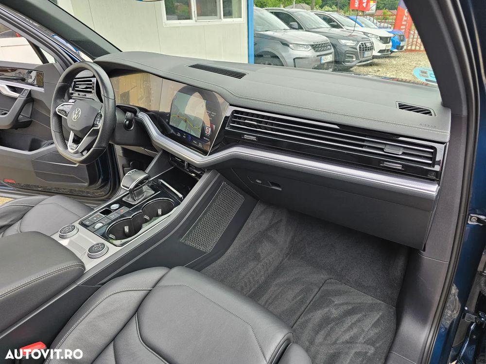 VOLKSWAGEN Touareg 2023 — imagine 26