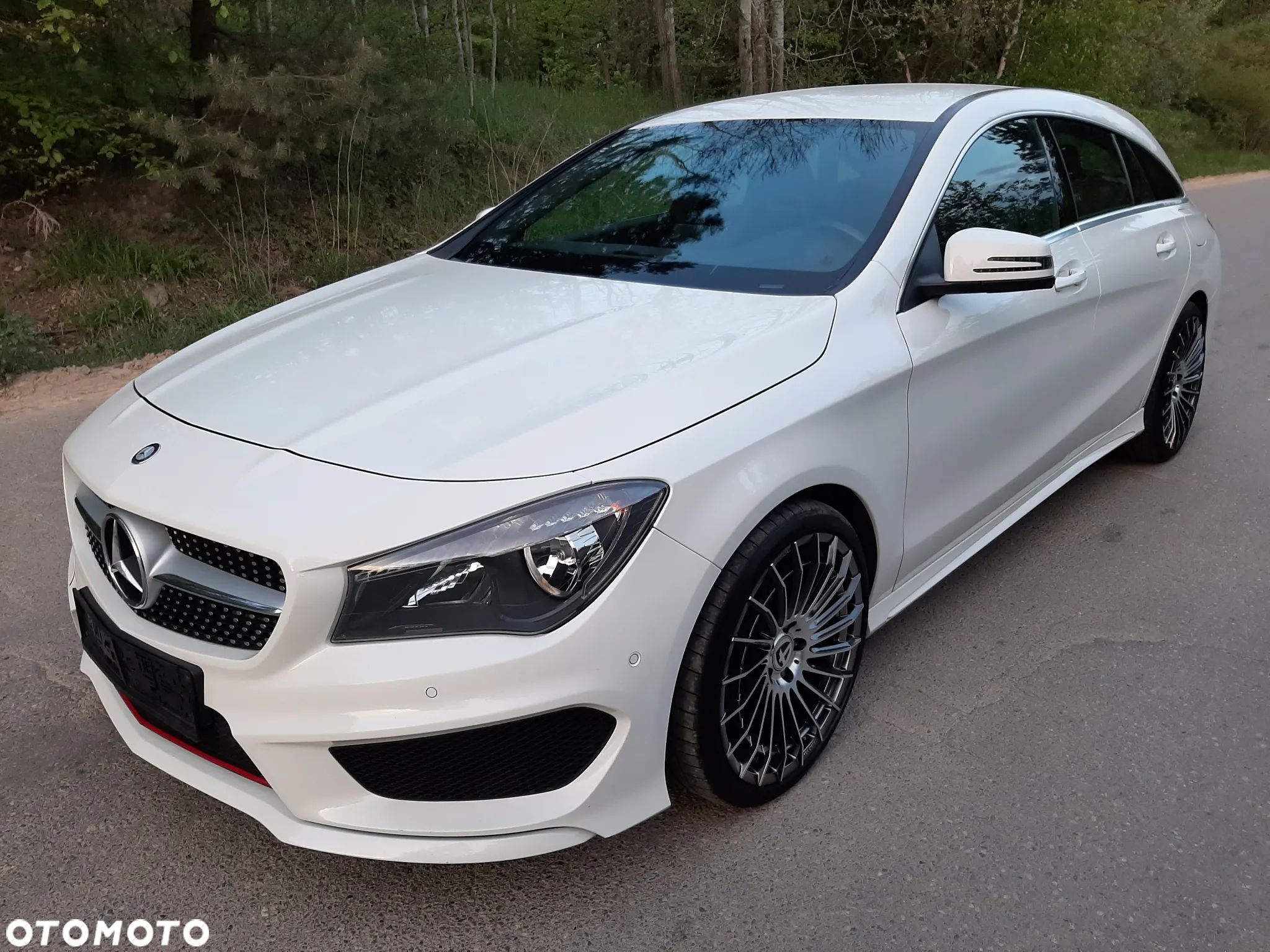 Mercedes-Benz CLA Shooting Brake 180 AMG Line - 1