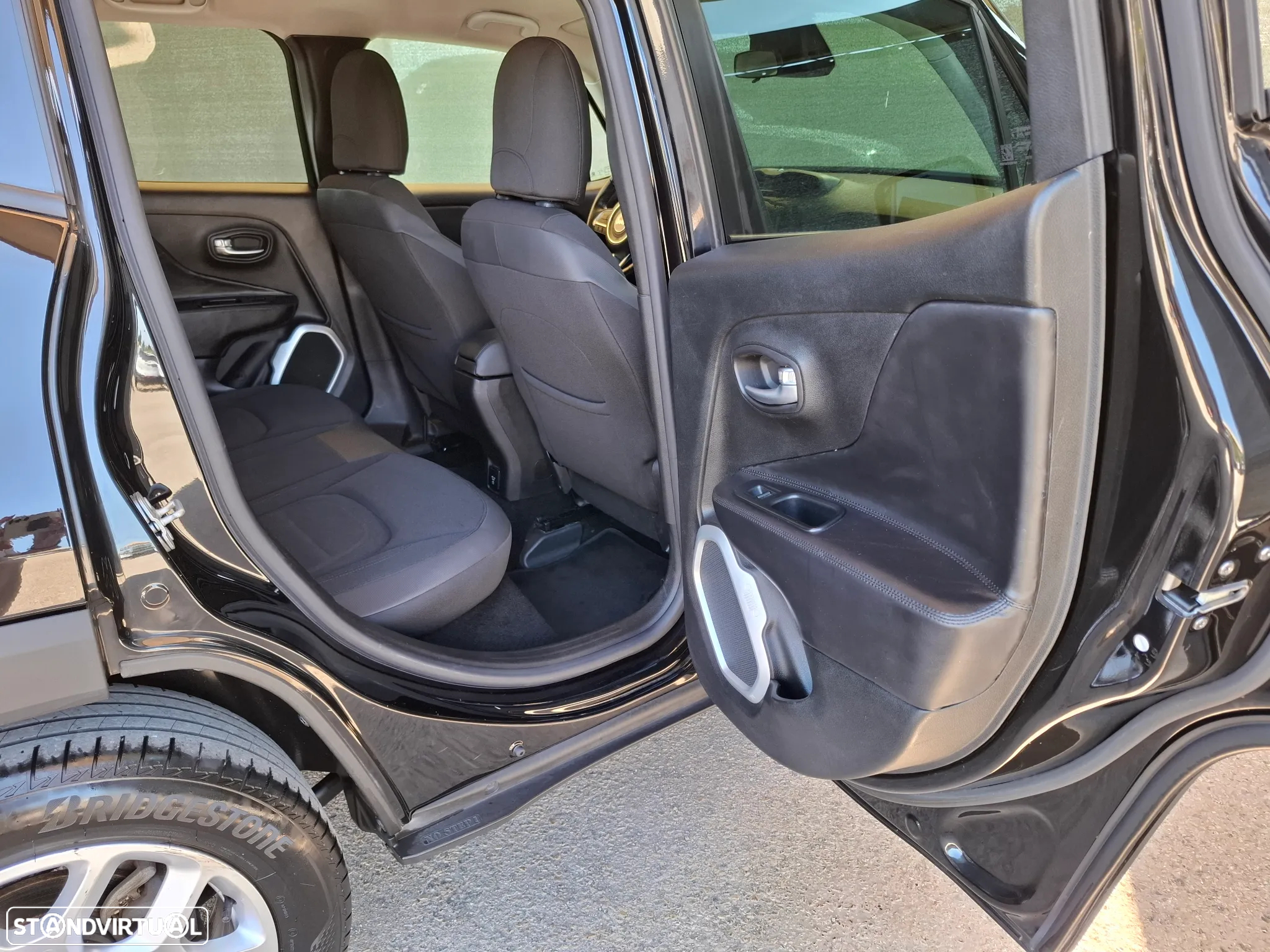 Jeep Renegade 1.6 MJD Limited - 27