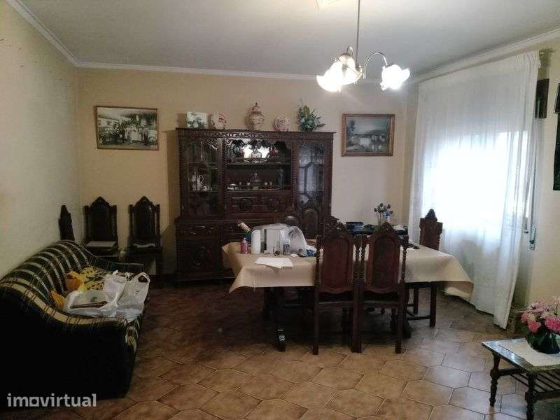 Moradia T4 no centro de Santa Marta de Portuzêlo em Viana do Castelo - Grande imagem: 3/12