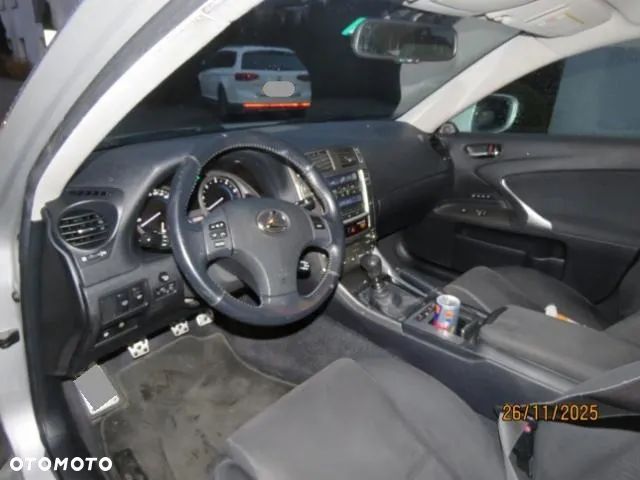 Lexus IS - 5