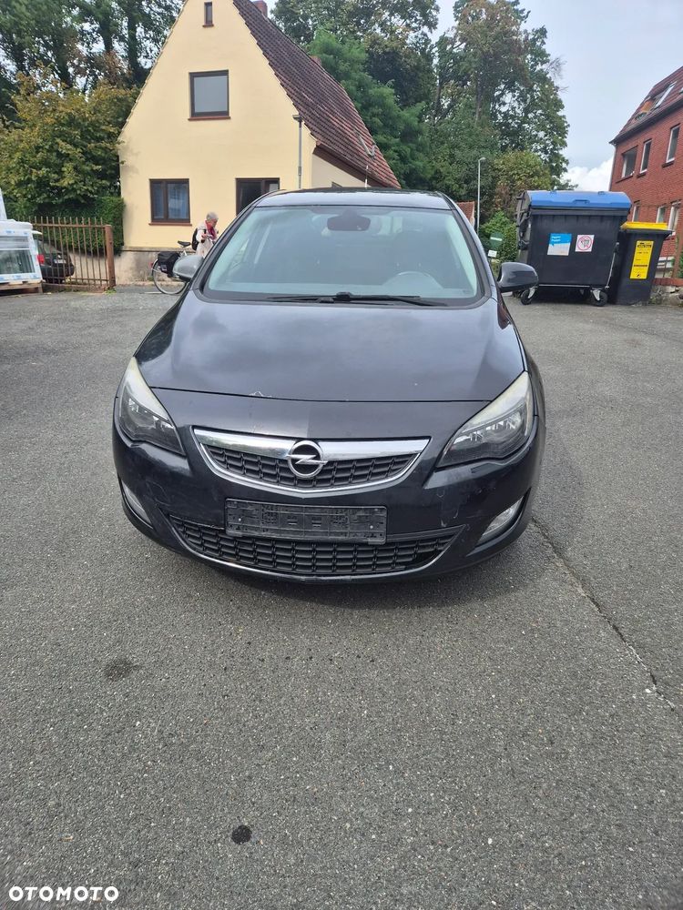 Opel Astra 2012 photo 5
