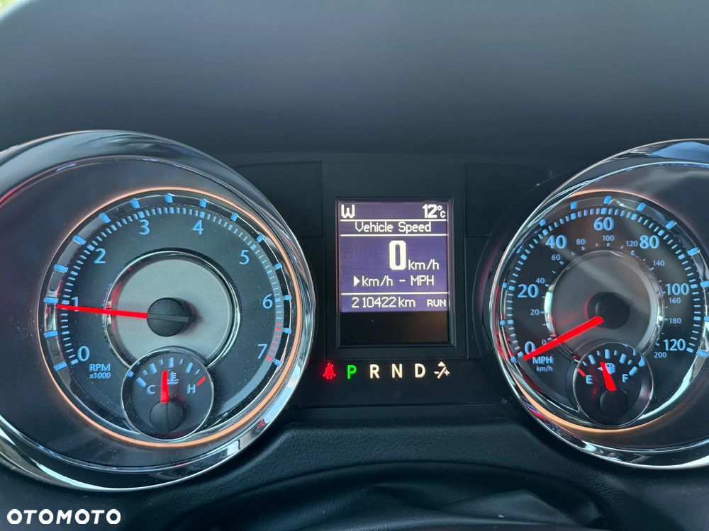 Chrysler Town & Country 3.6 Touring - 16