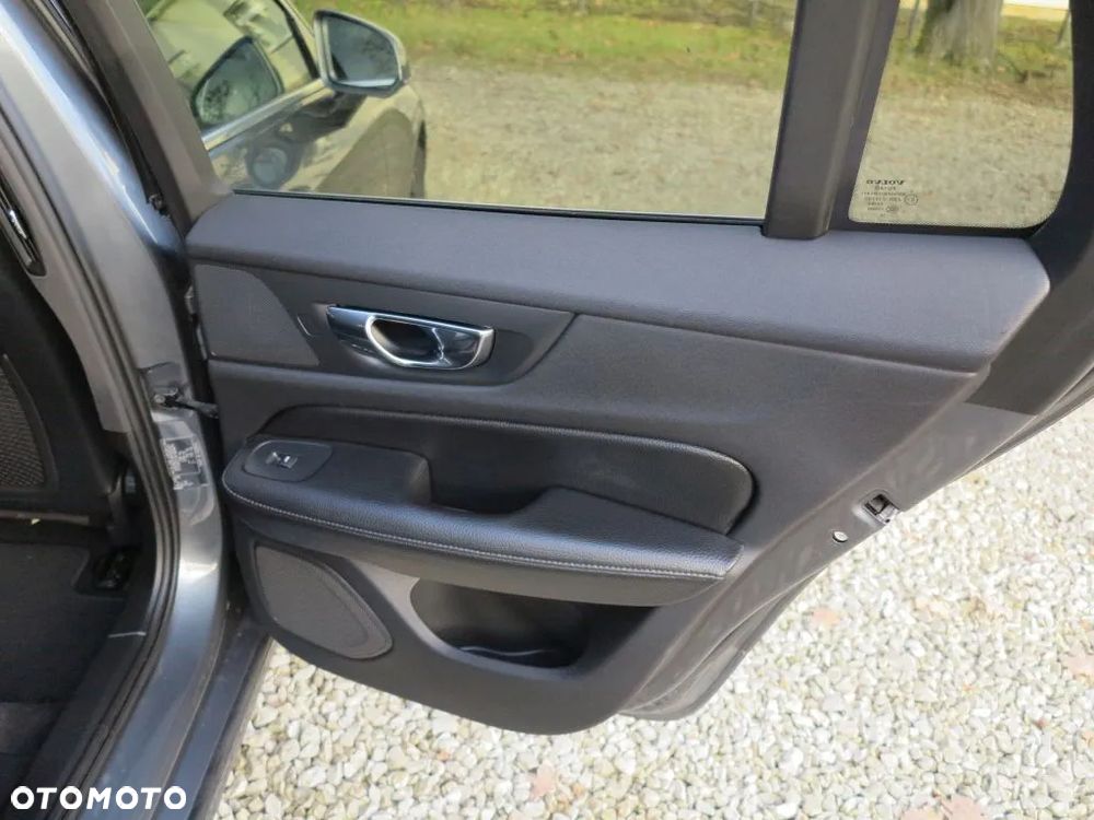 Volvo V60 D3 Momentum - 18