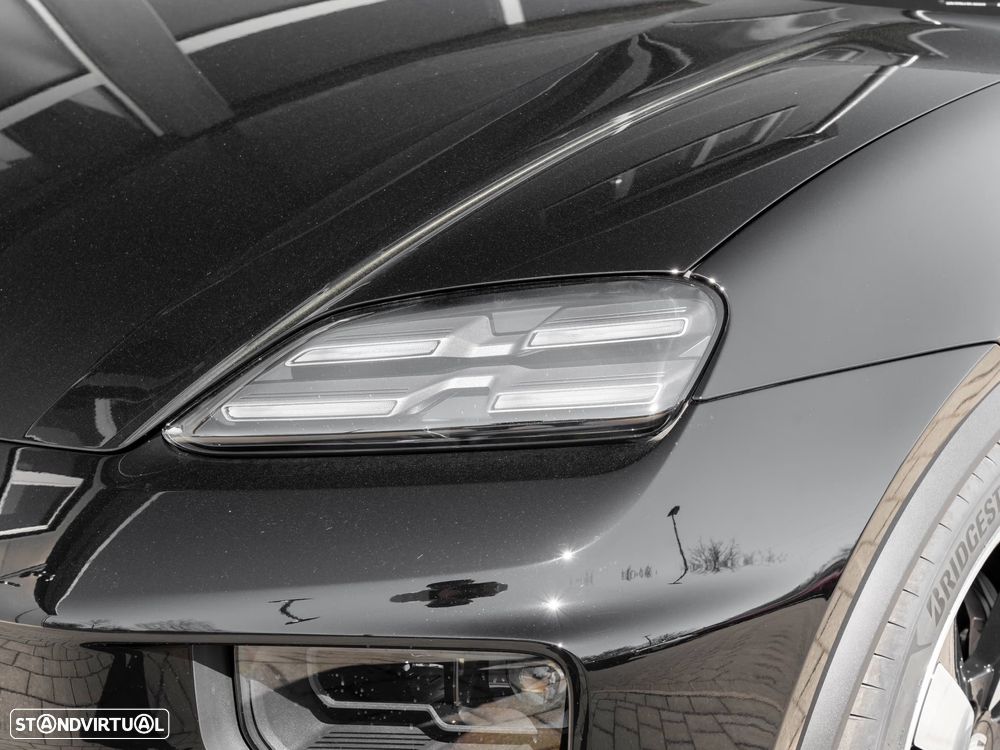 Porsche Macan Electric 4 - 7