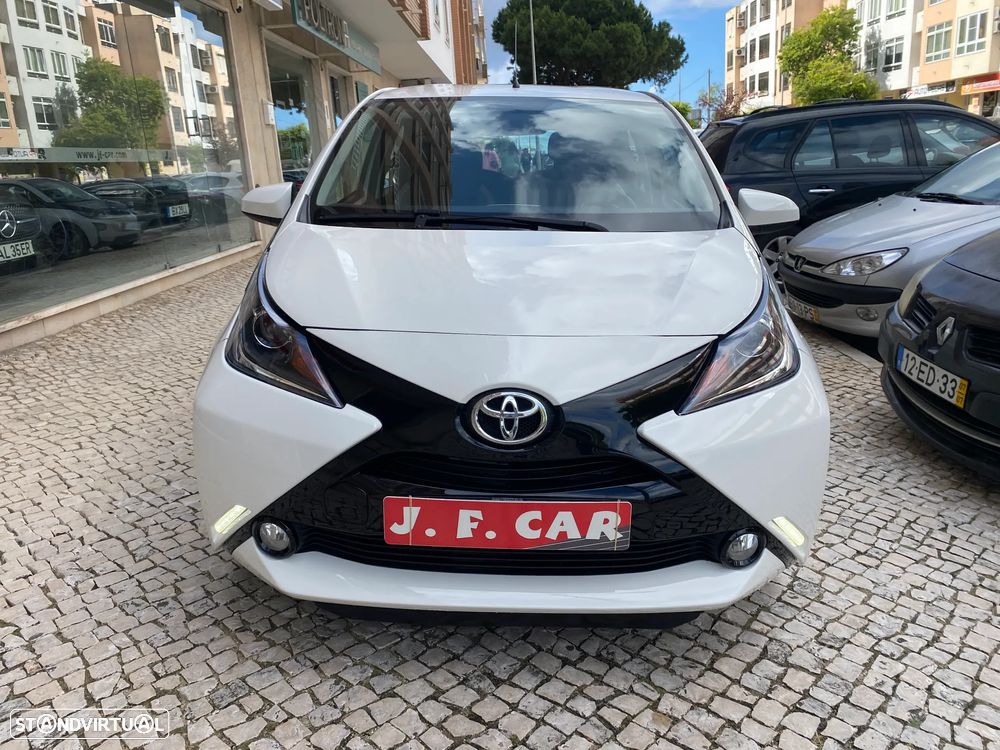 Toyota Aygo x-play touch - 15