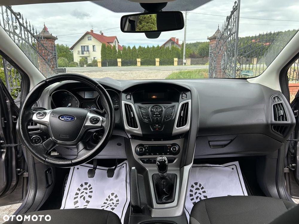 Ford Focus - 36