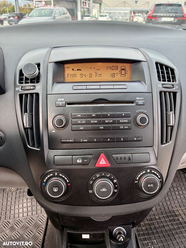 Kia Ceed 1.6 CRDi SW EX - 10