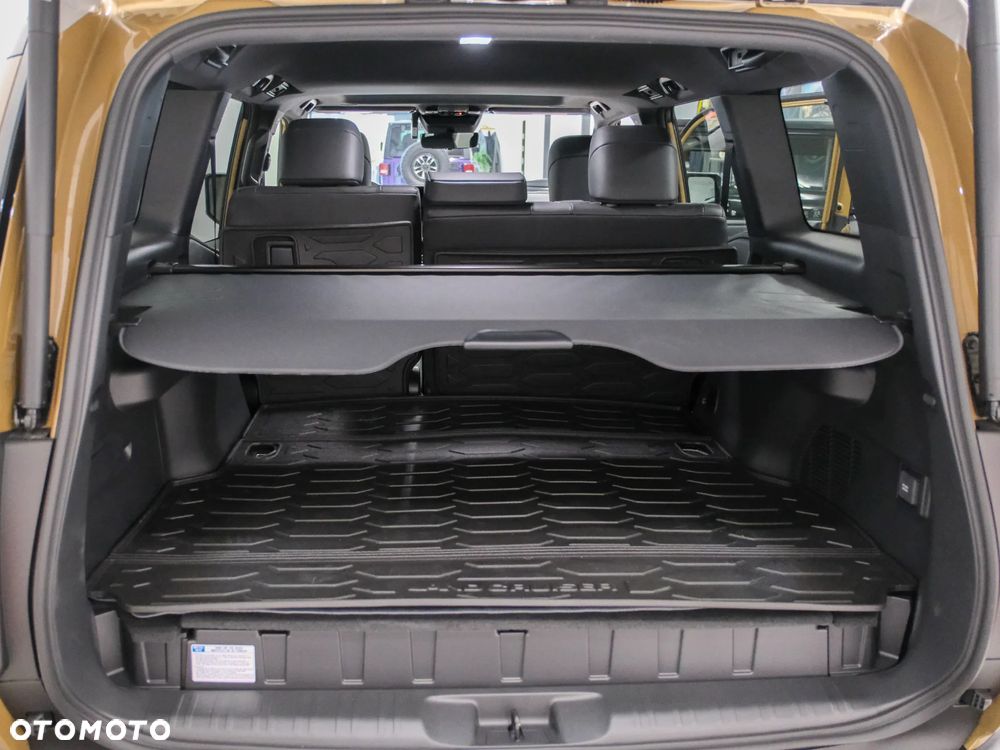 Toyota Land Cruiser - 37