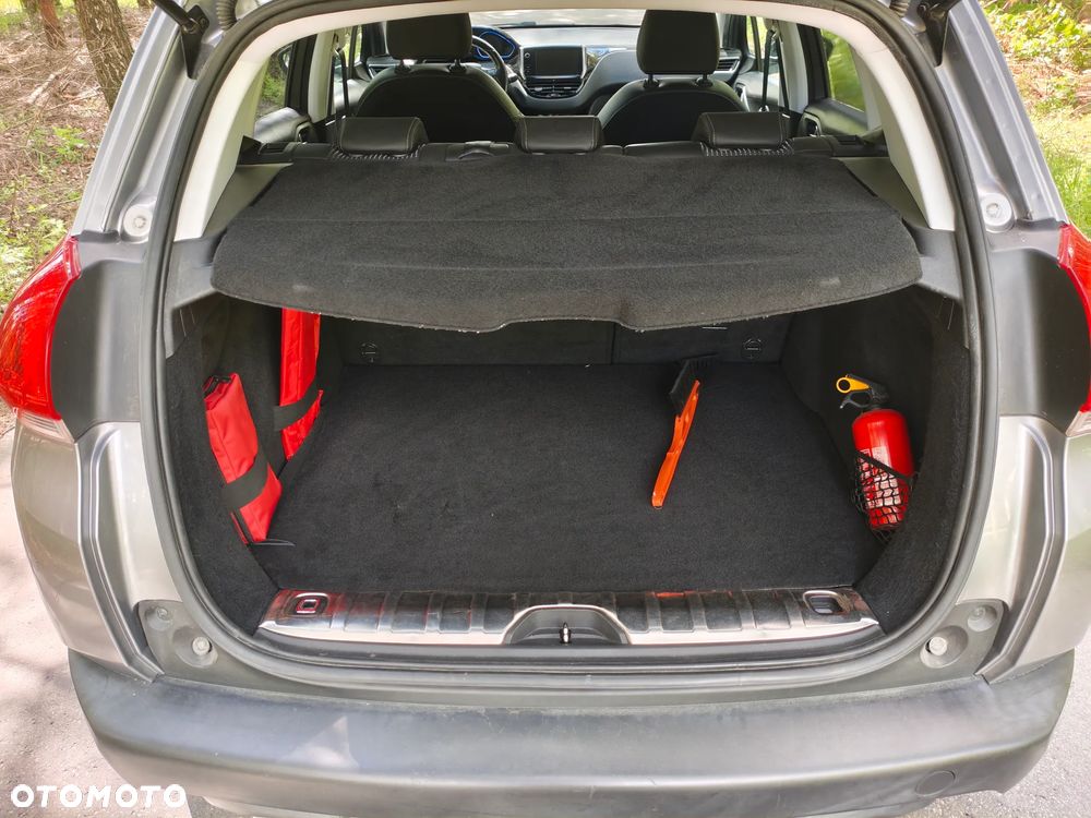 Peugeot 2008 1.6 BlueHDi Style - 17