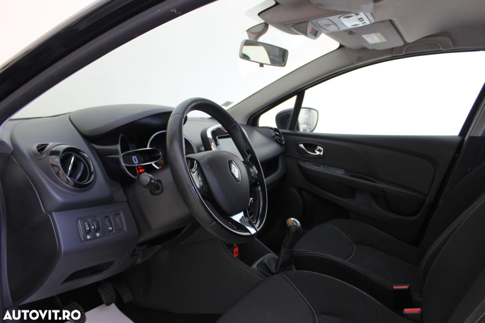 Renault Clio - 12