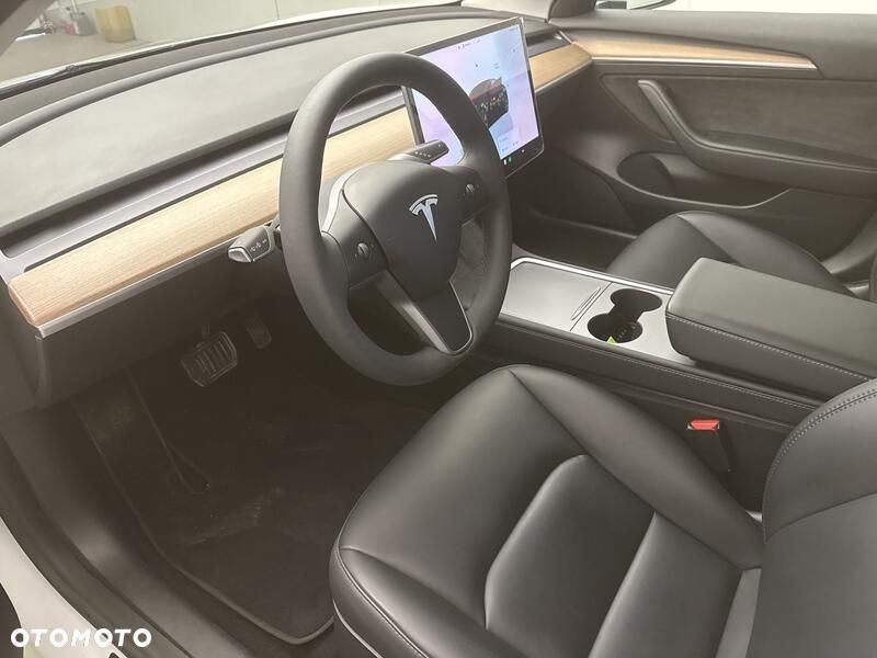 Tesla Model 3 - 13
