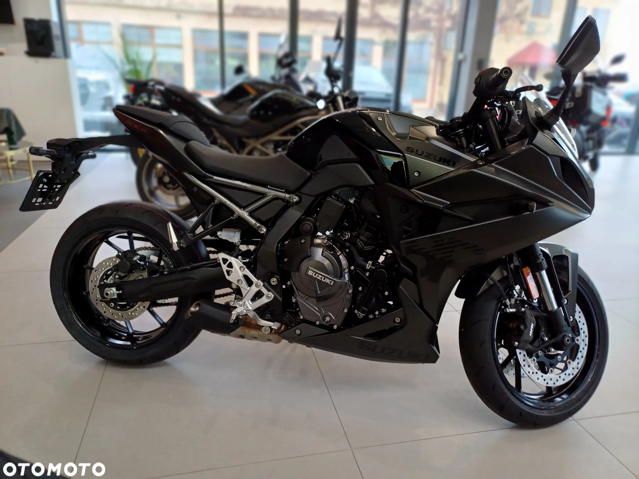 Suzuki GSX - 6