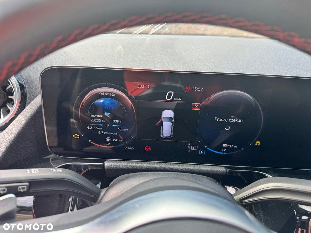 Mercedes-Benz GLA - 11