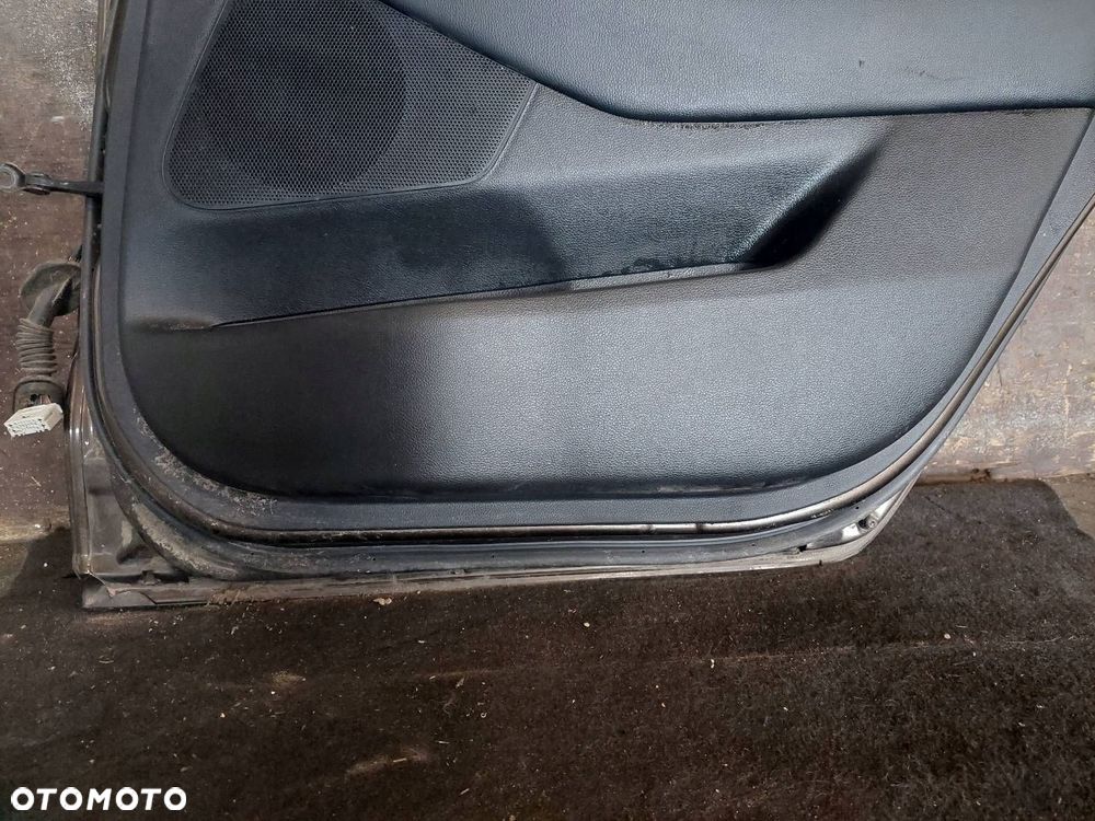 DRZWI KOMPLETNE PRAWY TYŁ KIA CARENS IV LIFT K7N - 17