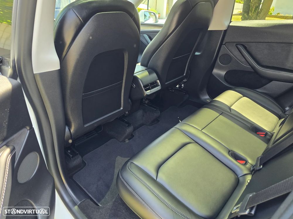 Tesla Model Y RWD - 11