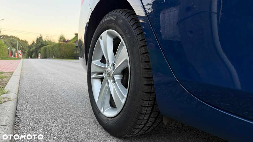 Opel Insignia - 10