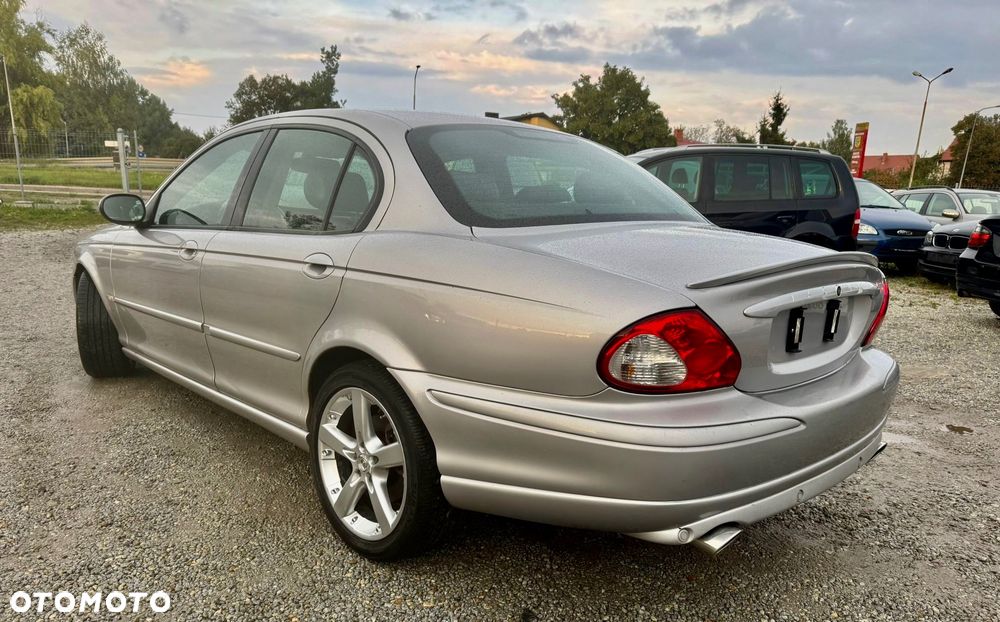 Jaguar X-Type 3.0 V6 4x4 Executive - 4