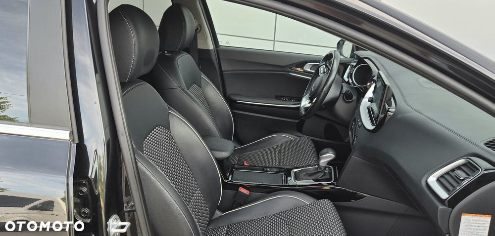 Kia XCeed - 24