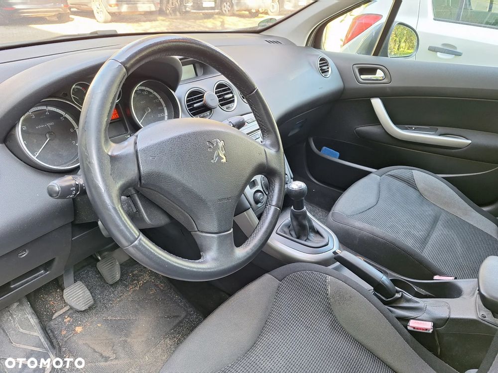 Peugeot 308 - 8