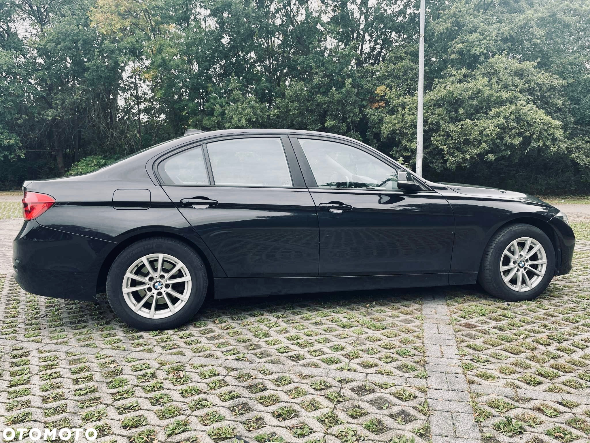BMW Seria 3 318d - 13