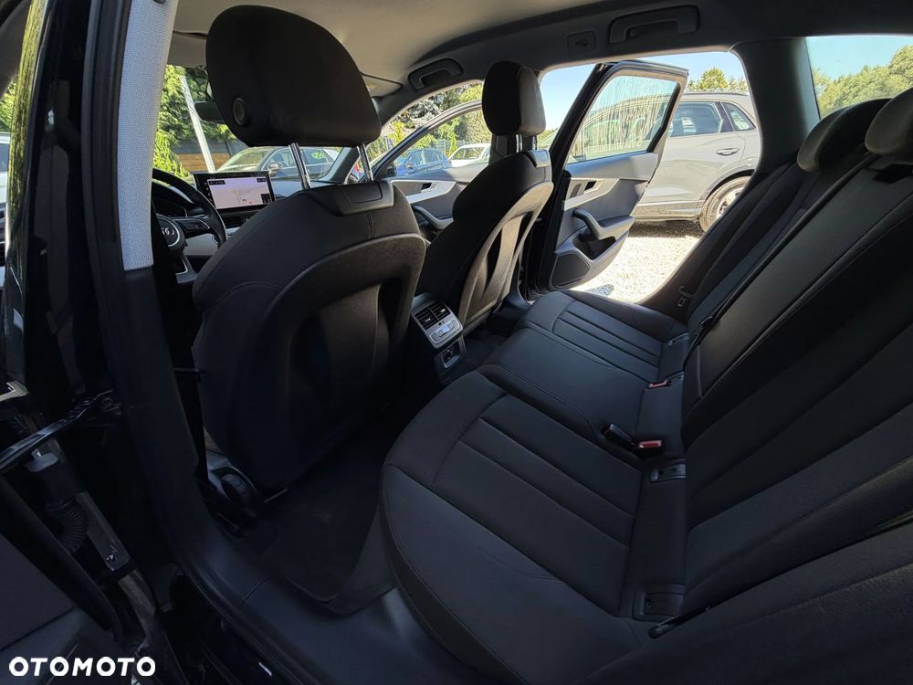 Audi A4 Avant 40 TFSI S tronic - 35