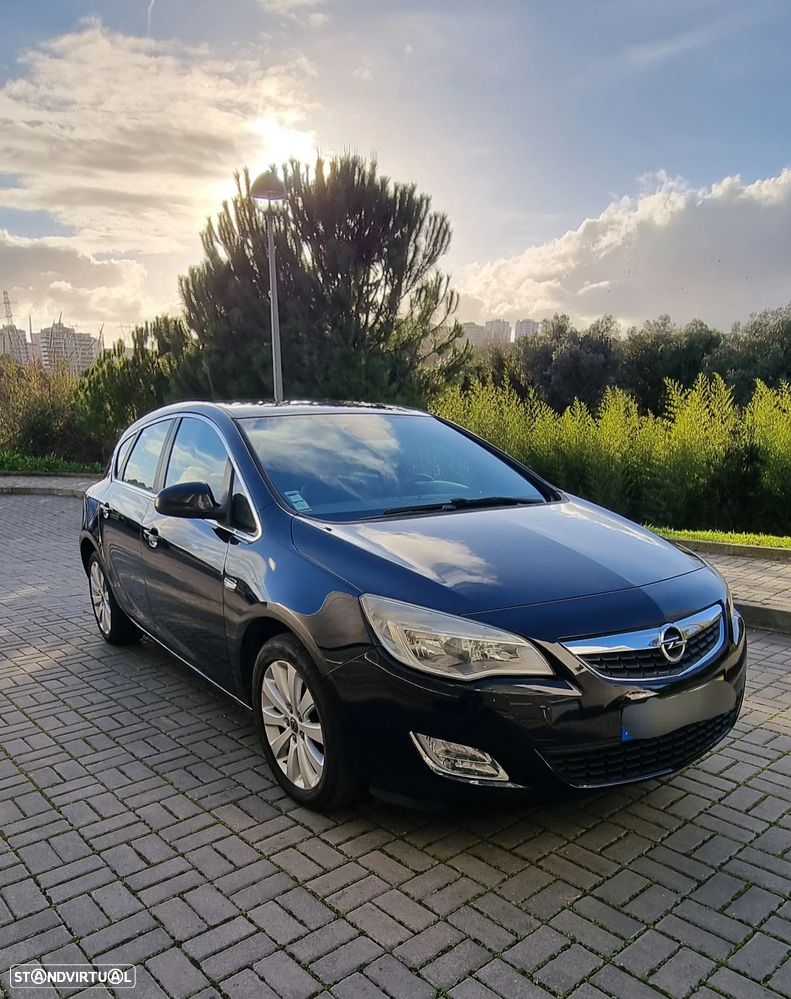 Opel Astra 1.7 CDTI Cosmo - 1
