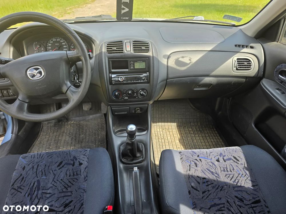 Mazda 323F - 9