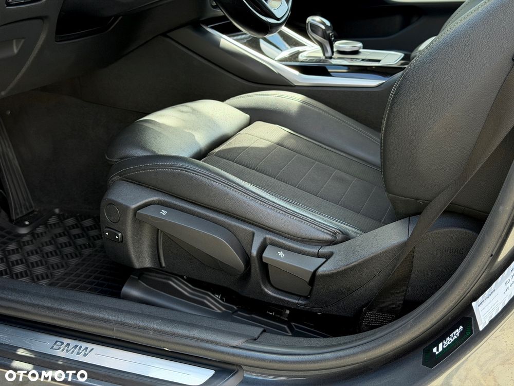 BMW Seria 3 330i Sport Line - 15