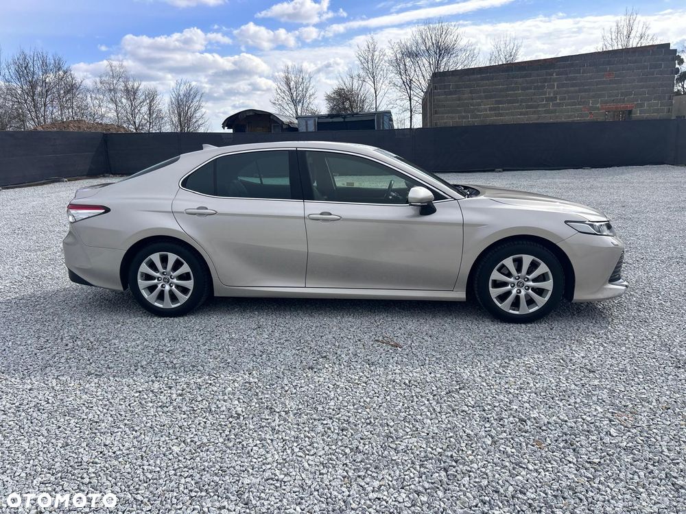 Toyota Camry 2.5 Hybrid Comfort CVT - 6