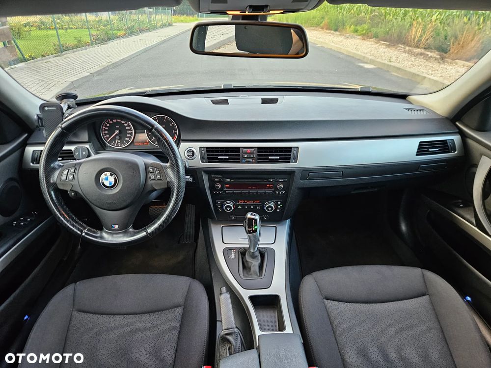 BMW Seria 3 318i - 14