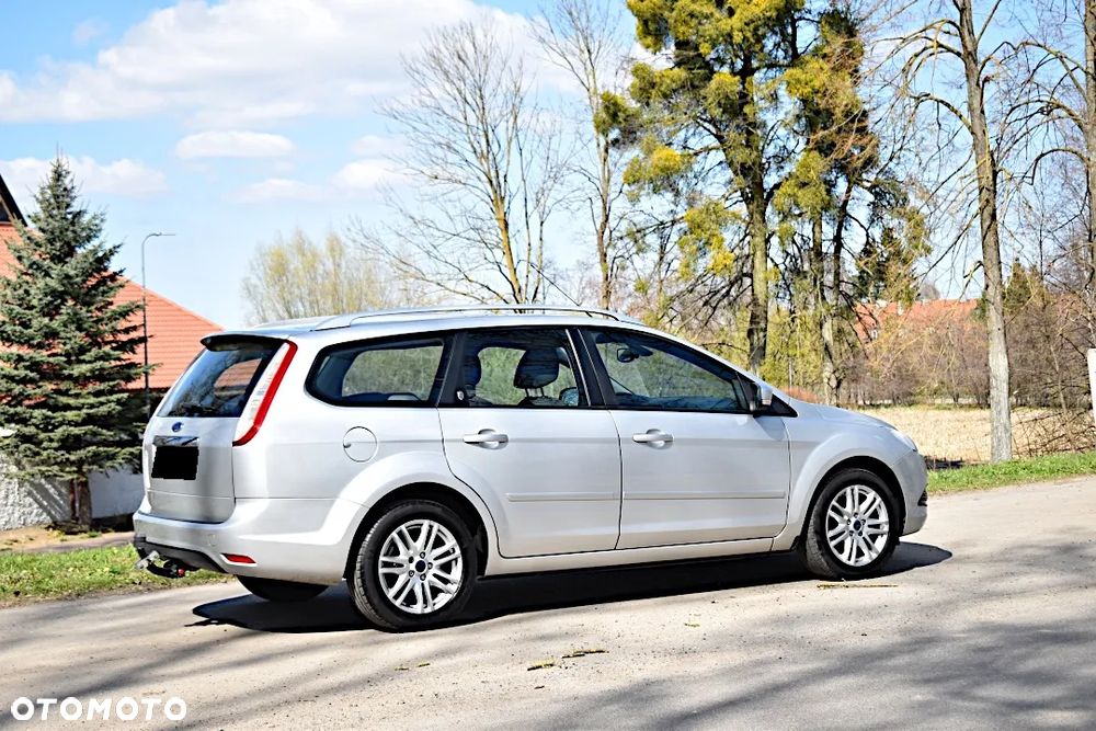 Ford Focus 2.0 16V Ghia - 9