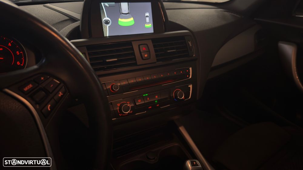 BMW 118 dA Pack M — fotografia 16