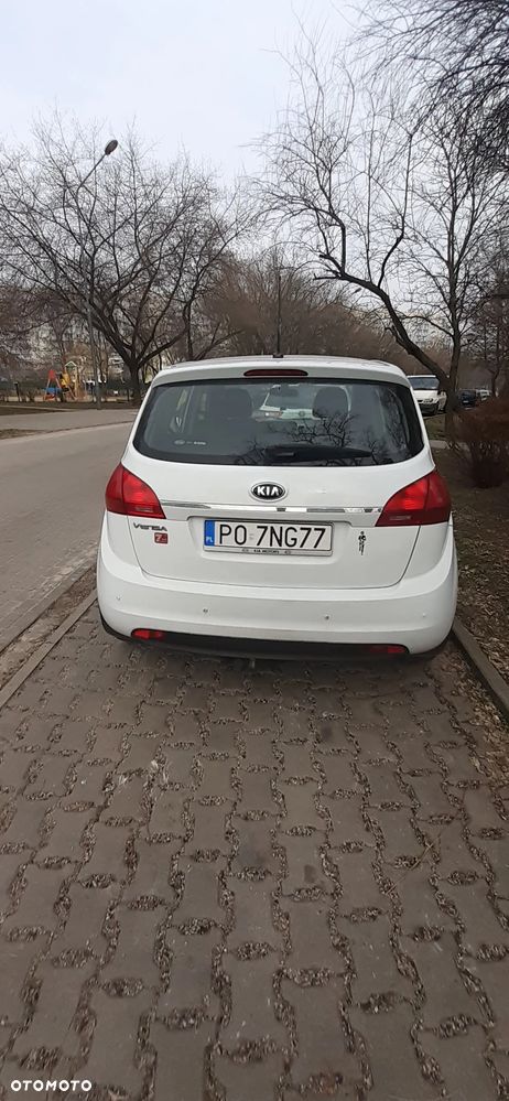 Kia Venga - 13