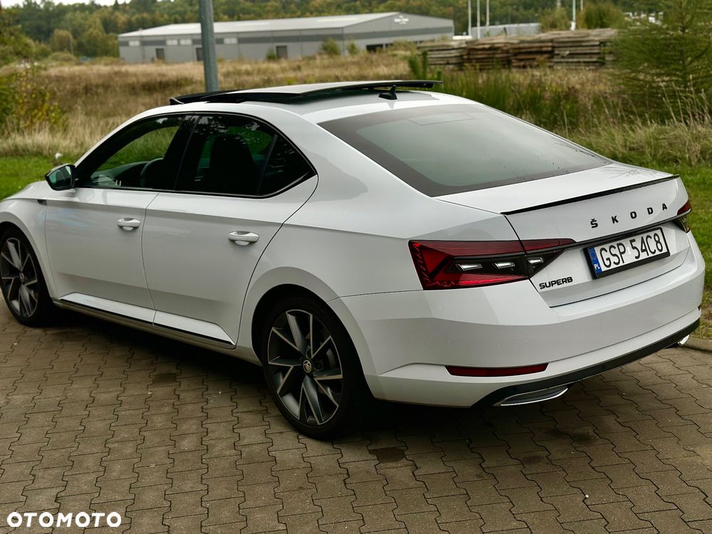 Skoda Superb 2.0 TDI SCR Sportline DSG - 9