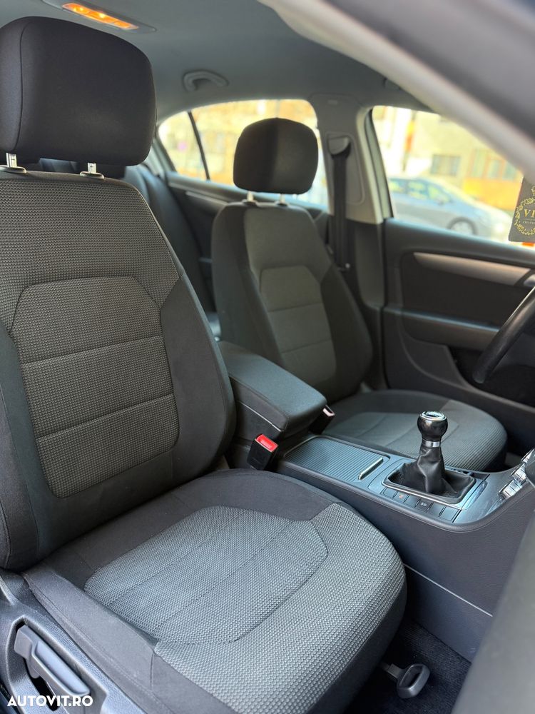 Volkswagen Passat 1.6 TDI BlueMotion Technology Comfortline - 10