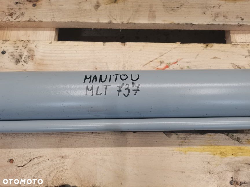 Manitou MLT 737 {Cylinder hydrauliczny wysuwu teleskopu} - 2